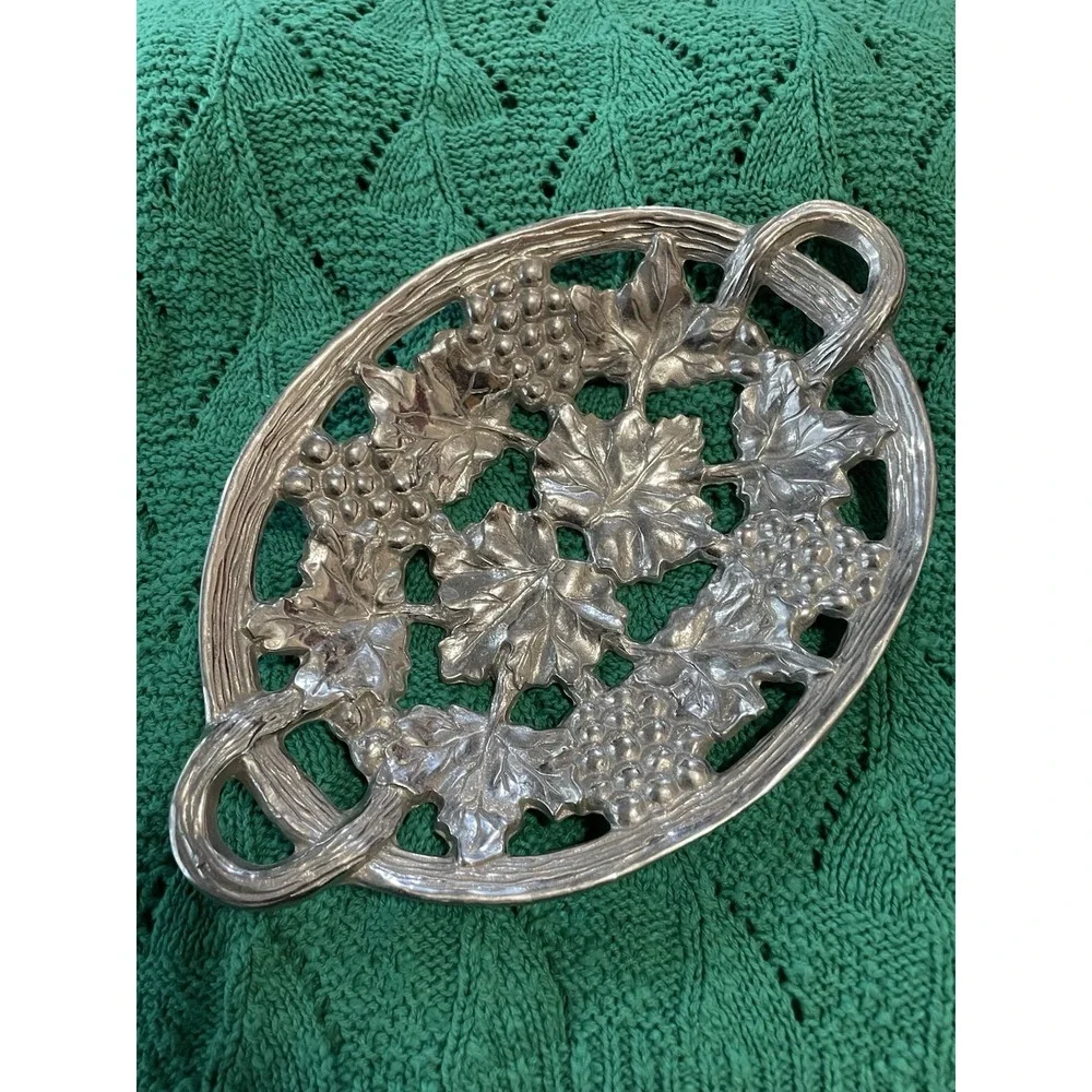 Wilton Silver Color Armetale Bread Fruit Hot Cold Bowl Basket Grape Leaf Pattern